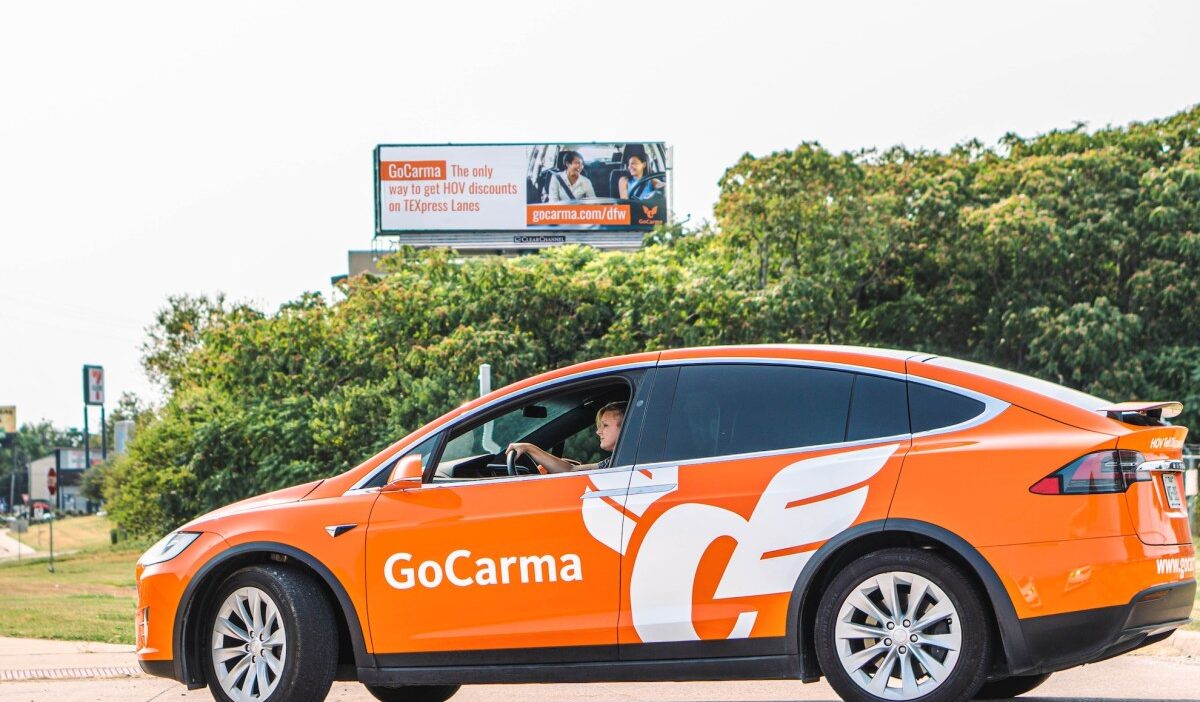 orange Carma car
